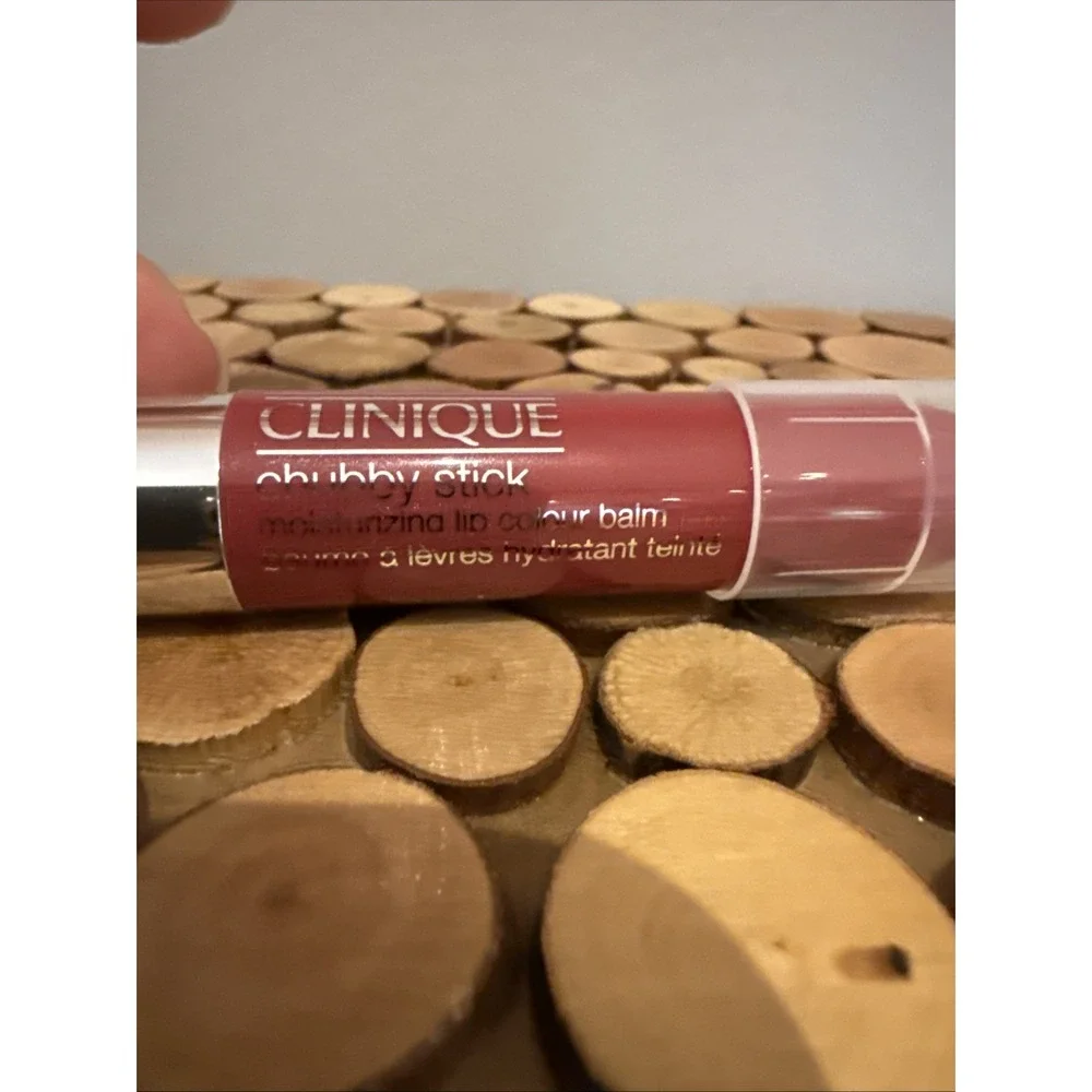 Clinique Chubby‎ Stick Lip Colour Balm 07 Super Strawberry 0.04 Oz Travel NWOB